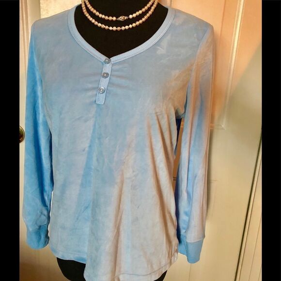 Beautiful super soft sweater by Jasmine Rose in PS - Picture 1 of 2